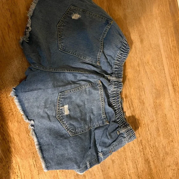 Distressed Denim Shorts - Picture 2 of 3